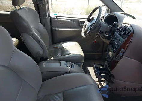 2003 Chrysler Town & Country Limited z USA, uszkodzony, nr VIN 2C8GP64LX3R360516